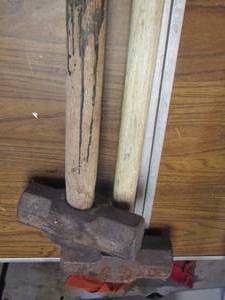 lot 465 image: sledge hammers qty 2