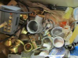 lot 479 image: Chain link fence pieces - door knobs