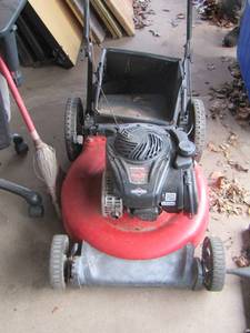 lot 510 image: Yard machines - 21 cutting width 550 EX lawn mower