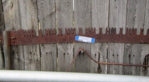 lot 518 image: VINTAGE CROSS CUT SAW