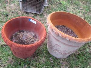 lot 522 image: Styrafoam planter pots