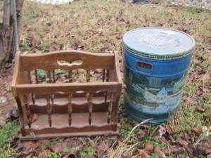 lot 524 image: Large tin can with lid- wooden 2 tier magazine rack