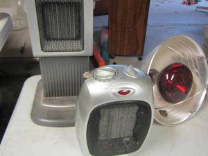 lot 540 image: 2 small heaters- workshop light