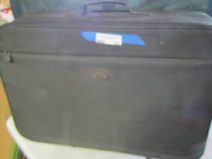 lot 552 image: Samsonite green suitcase- Atlantic green suitcase
