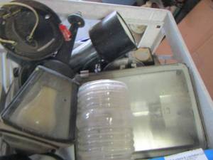 lot 554 image: Crate of outdoor light fixtures used