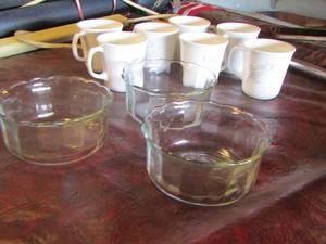 lot 585 image: Clear glass bowls qty 3- set of corning coffee cups rose design qty7