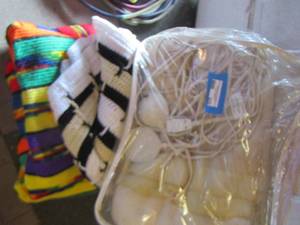 lot 620 image: 2 quilts 1 heating blanket