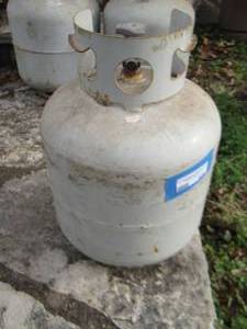 lot 636 image: full propane tank
