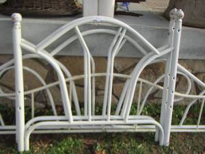 lot 641 image: white metal head board- foot board with matching side rails all goes to a day bed