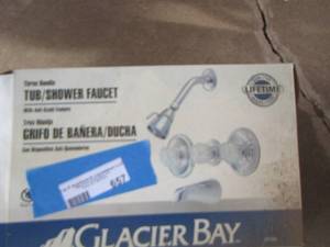 lot 657 image: Glacier bay tub shower faucet