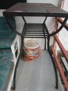lot 668 image: tile patio table