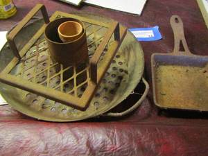 lot 14 image: Mini square skillet plus