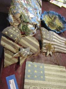 lot 13 image: Wooden American wall signs- light house bird feeder