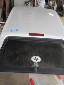 lot 5 image: 2006 Ford camper shell in new condition may fit various other years