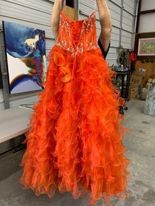 lot 34 image: Quinceanera Dress