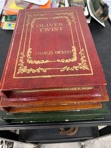 lot 70 image: Secret jewelry box