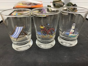 lot 55 image: Beach themed glassware