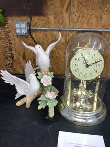 lot 52 image: Home decor