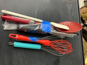lot 57 image: Kitchenware