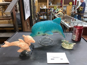 lot 75 image: Dolphin collectables