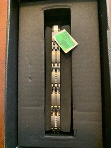 lot 3 image: Bracelet half carat weight