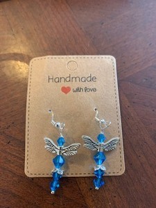 lot 12 image: Earrings