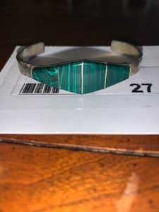 lot 27 image: Bracelet