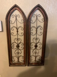 lot 137 image: Wall decor