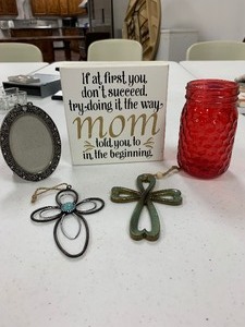 lot 115 image: Mom lot