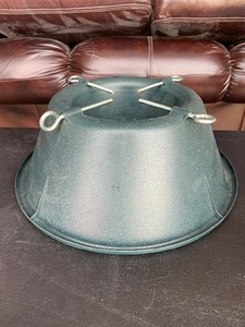 lot 126 image: Christmas tree stand