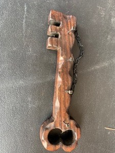 lot 128 image: Wall key holder