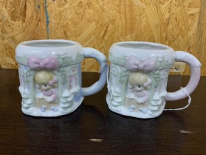 lot 152 image: Precious Moments