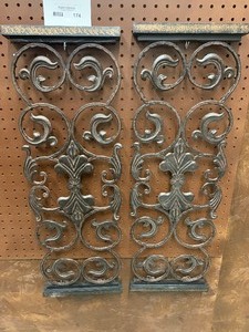 lot 174 image: wall decor
