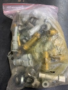 lot 106 image: Assorted refrigeration fittings