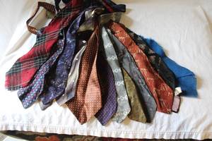 lot 12 image: Vintage Tie Lot