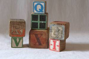 lot 173 image: Way Cool Vintage Childrens Playing Blocks