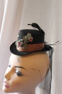 lot 199 image: Way Cool Steam Punk Dress Hat