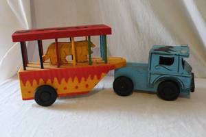 lot 212 image: Way Cool Vintage Wooden Circus Truck and Tiger Cage