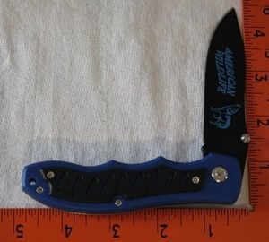 lot 215 image: American Wildlife Wolf Knife by Frost Cutlery