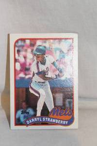 lot 220 image: 1989 Topps Darryl Strawberry #300 Trading Card