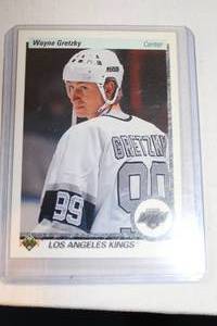 lot 230 image: Rare 1991 Upper Deck NHL #54 Legend Wayne Gretzky Trading Card