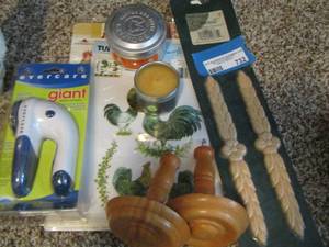 lot 732 image: wood ornaments - candles- giant fabric shaver new