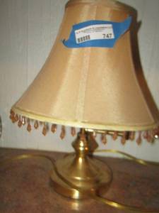 lot 747 image: gold table lamp with shade
