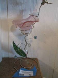 lot 751 image: counter leaf art votive  candle holder