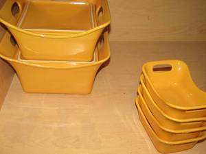 lot 764 image: Rachel ray cookware 2 big 4 small like new yellow in color