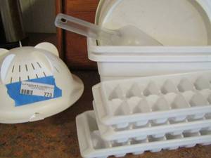 lot 773 image: hand strainer - ice trays - ice scoop
