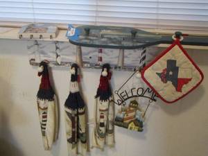 lot 779 image: light house home dcor - towels - paddle - key holder