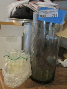 lot 793 image: 12 vase - new scentsy wax burner
