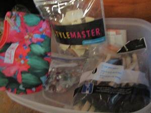 lot 805 image: beads - small brushes - make up brushes