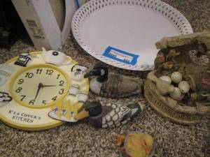 lot 826 image: ks kitchen clock, welcome bird dcor with eggs - 2 ducks from Niagra falls 1996